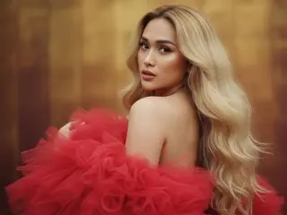 Toy naked NicoleHenson